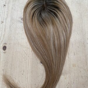 Stevie – hand tied mono topper