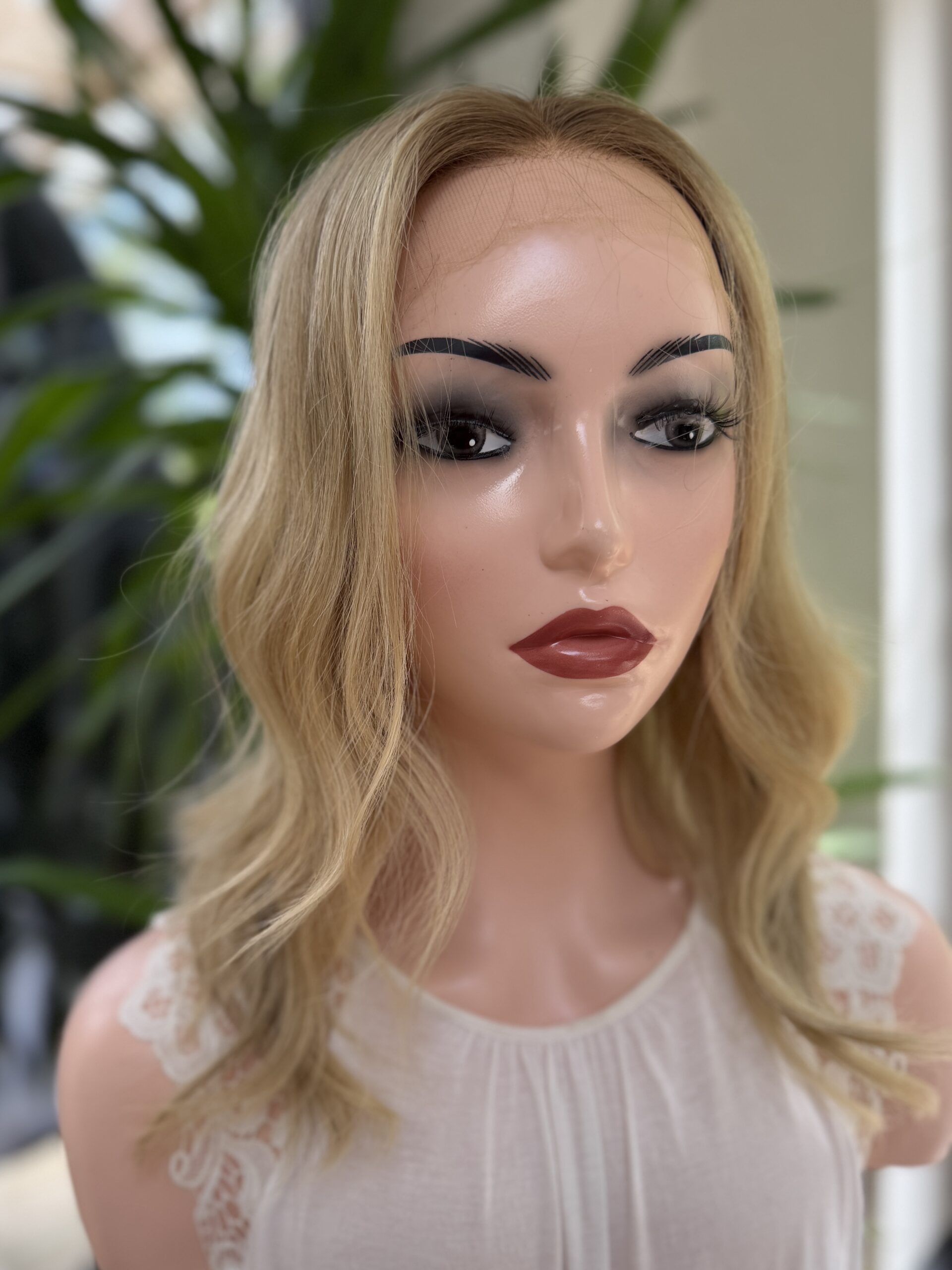 Olivia - glueless wig 16" length
